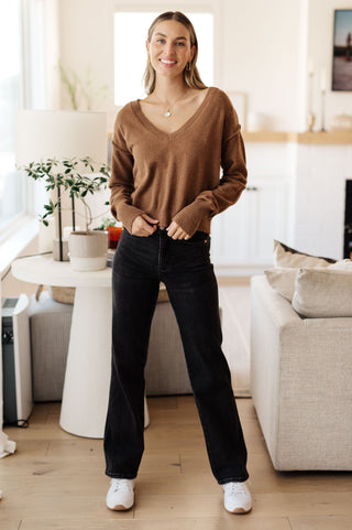 Weekend Knit V-Neck Sweater in Mocha