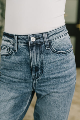 Judy Blue High Rise Straight Jean in Everyday Indigo