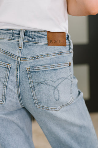 Judy Blue Mid Rise Rigid Magic Straight