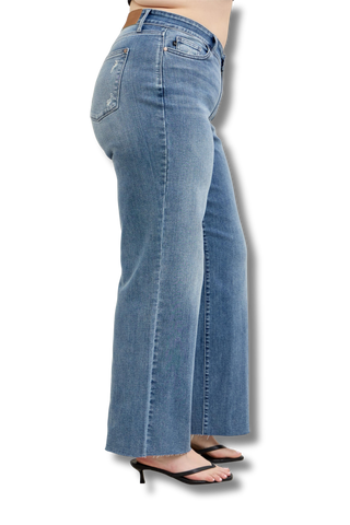 Judy Blue V-Front Baggy Jeans