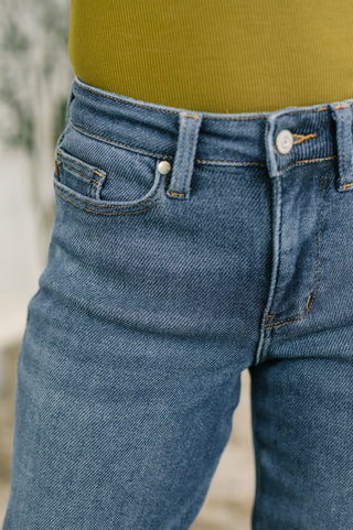 Judy Blue Mid Rise Boyfriend Jean in Dark Cozy Indigo