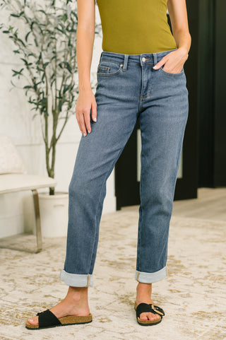 Judy Blue Mid Rise Boyfriend Jean in Dark Cozy Indigo