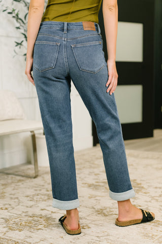 Judy Blue Mid Rise Boyfriend Jean in Dark Cozy Indigo