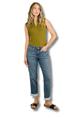 Judy Blue Mid Rise Boyfriend Jean in Dark Cozy Indigo