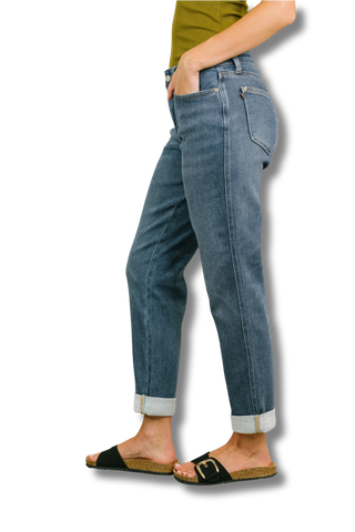 Judy Blue Mid Rise Boyfriend Jean in Dark Cozy Indigo